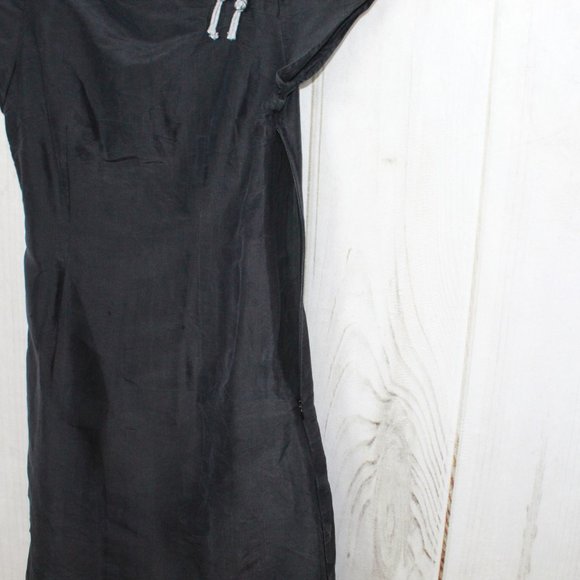 Things Of Substance Black Silk Cap Sleeve Embroidered Pleated Dress Size 8 - Picture 12 of 14